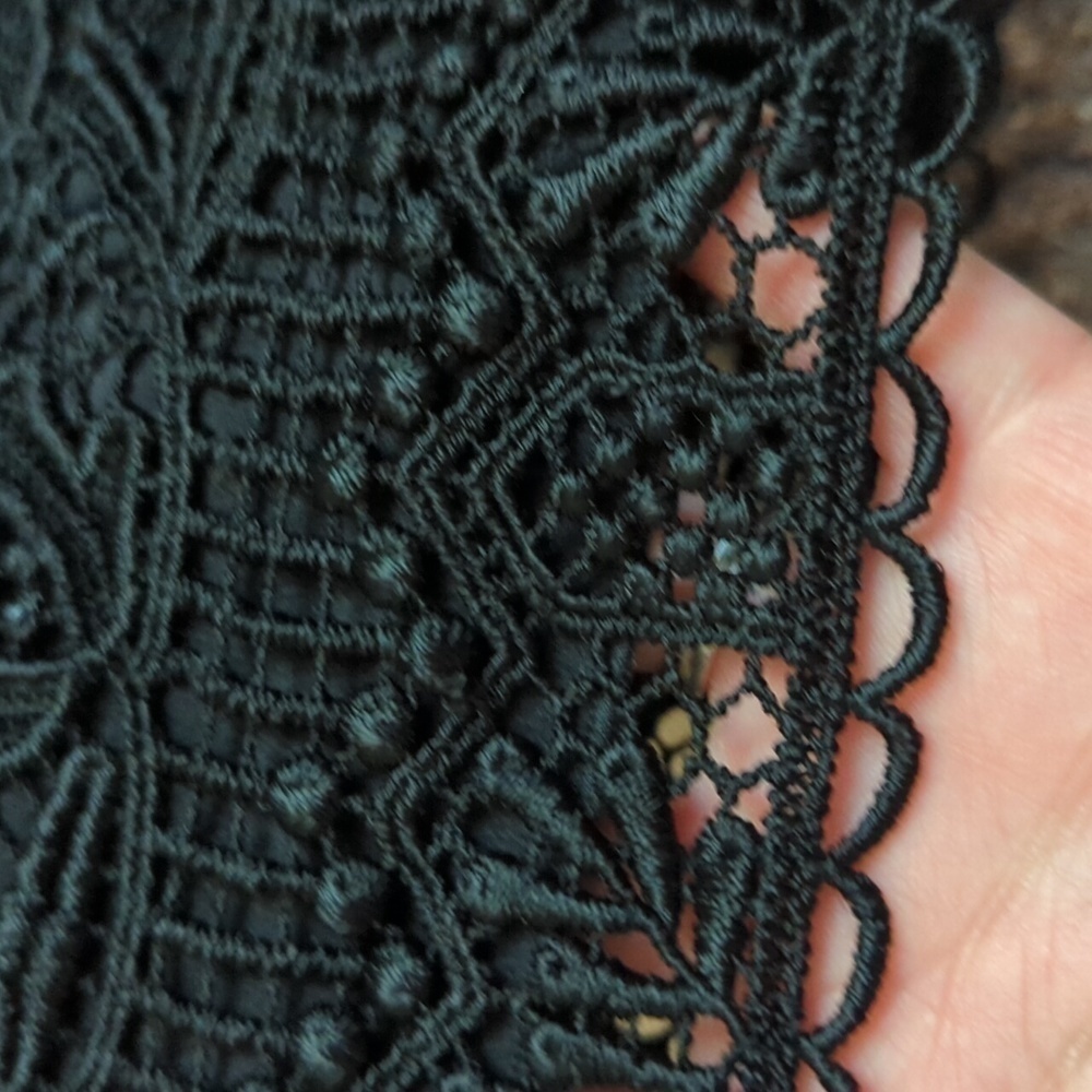 Karen Kane Blouse Top 100% Silk Black Embroidered Sleeveless Grunge - Picture 4 of 9